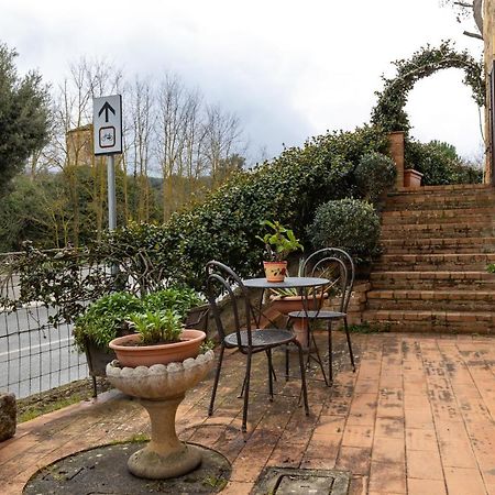 Enchanting Flat With Patio In Abbadia A Isola Monteriggioni Exteriér fotografie