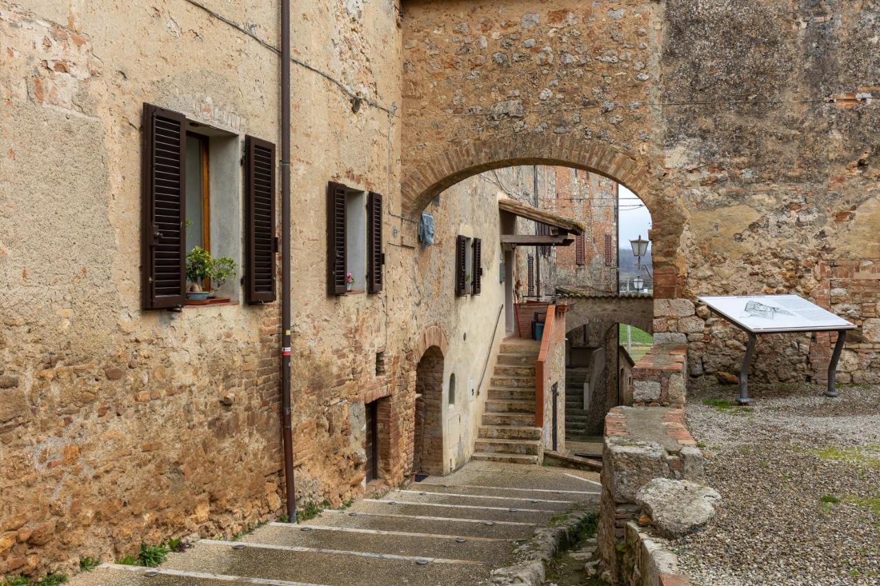 Enchanting Flat With Patio In Abbadia A Isola Monteriggioni Exteriér fotografie